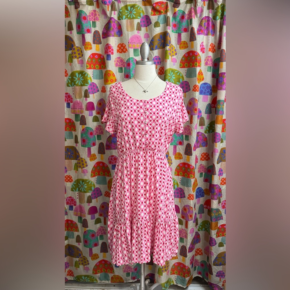 Passport V Neck Midi Dress. XL